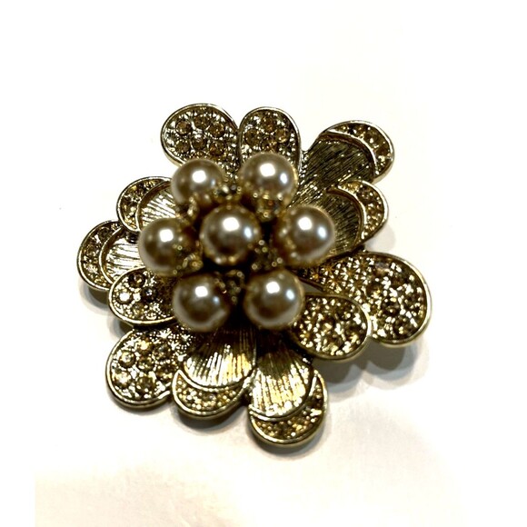 Napier Flower Brooch Faux Pearls Gold Tone - Picture 1 of 6